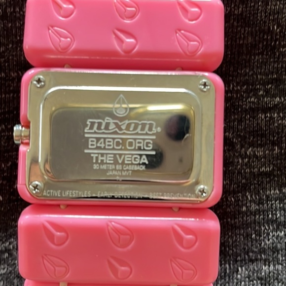 Nixon x “The B4BC The Vega” Breast Cancer Watch - Picture 1 of 2